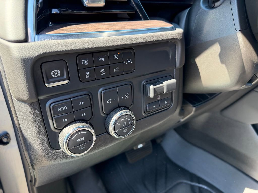 Used 2025 Chevrolet Tahoe Z71 w/ Z71 Off-Road Package AWD/4WD image 20