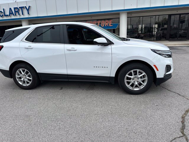Used 2024 Chevrolet Equinox LT AWD/4WD image 2