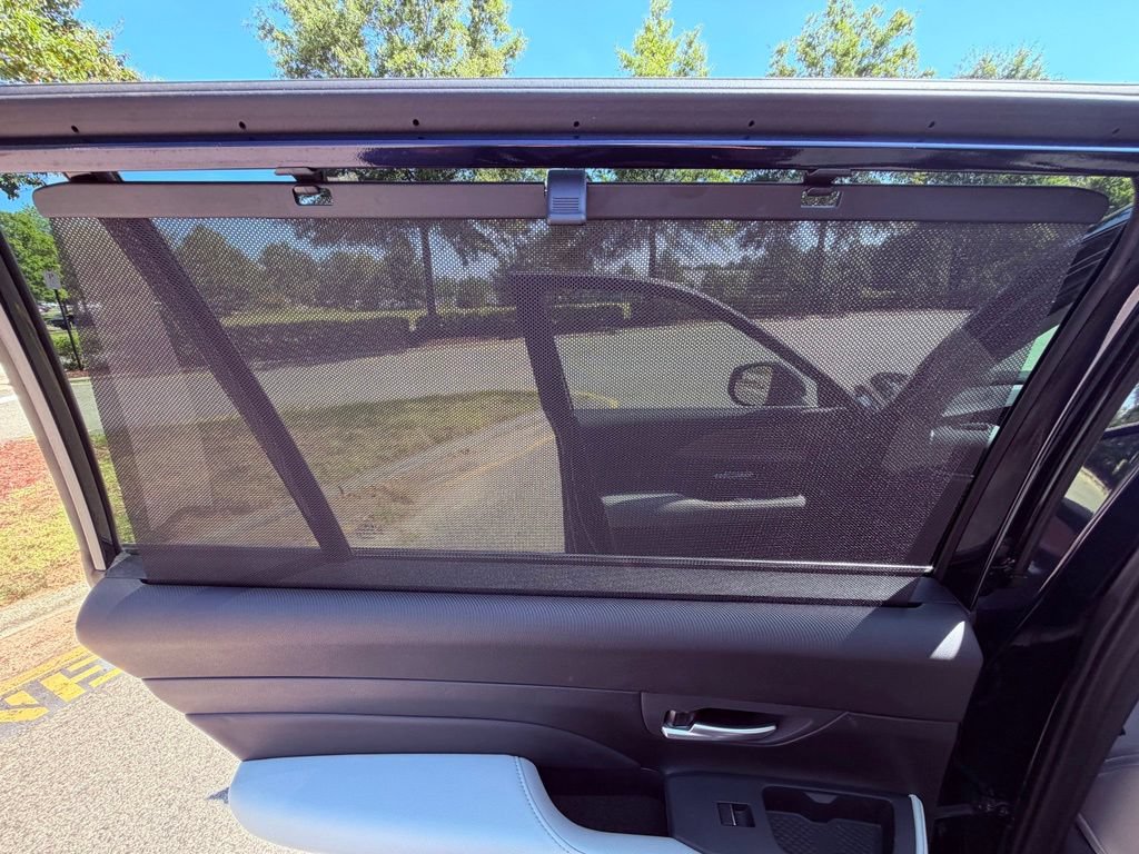 Used 2025 Toyota Grand Highlander AWD image 16