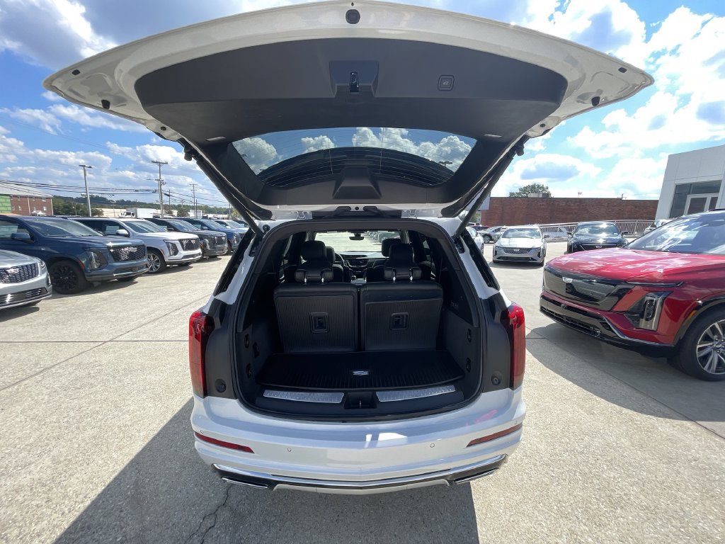 Used 2025 Cadillac XT6 Premium Luxury w/ Technology Package FWD image 26