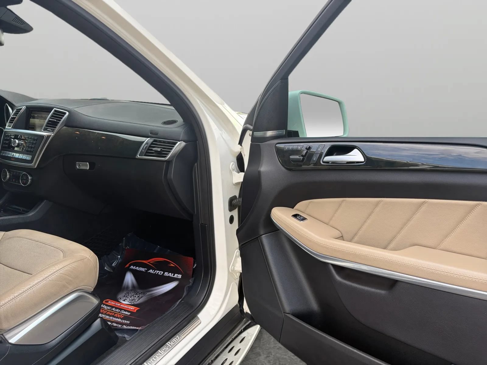 Used 2016 Mercedes-Benz GL 550 4MATIC image 21