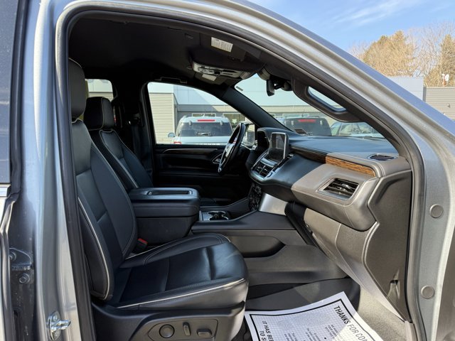 Used 2024 Chevrolet Tahoe Premier AWD/4WD image 3
