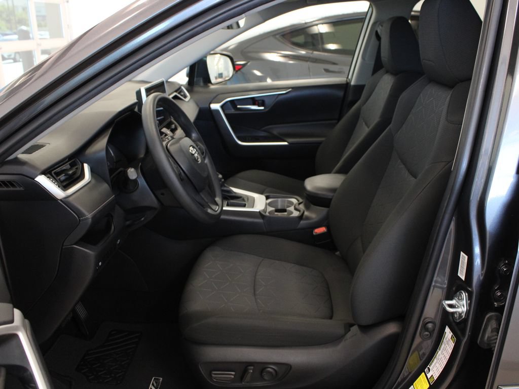 Used 2023 Toyota RAV4 XLE w/ Convenience Package FWD image 10