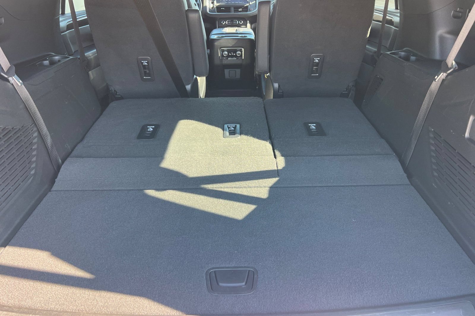 Used 2023 GMC Yukon AT4 w/ AT4 Premium Package AWD/4WD image 21