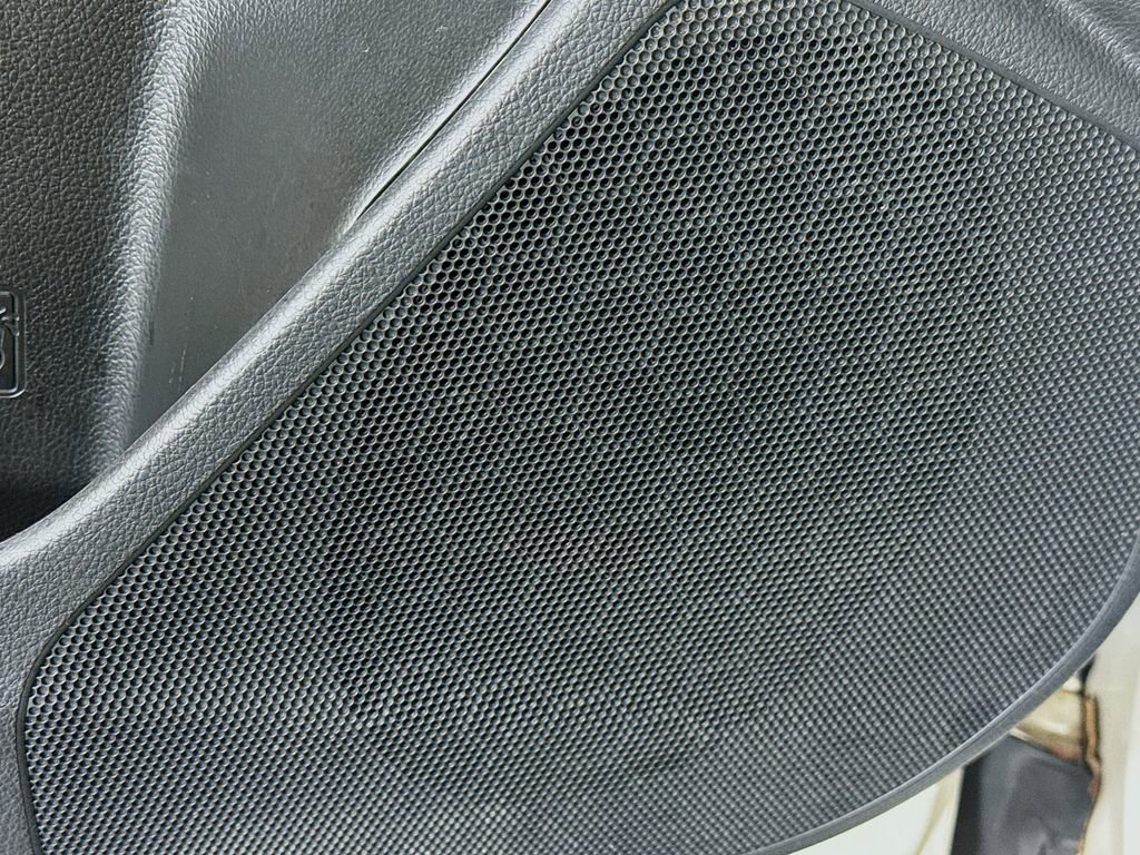 Used 2014 Subaru Forester 2.5i Premium w/ All-Weather Package image 21