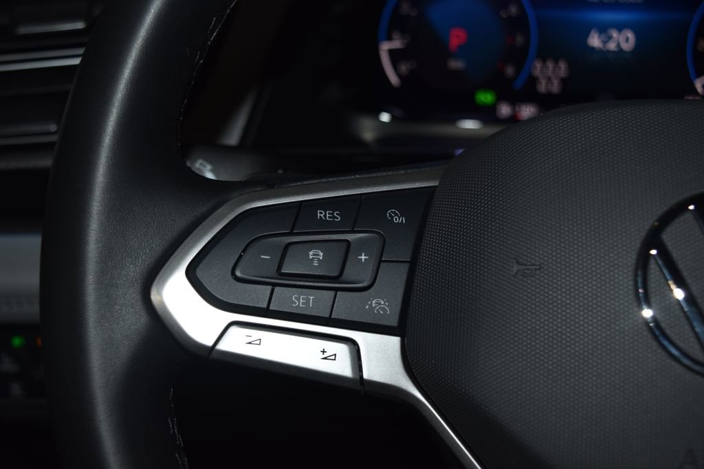 Certified 2025 Volkswagen Atlas Peak Edition SE image 7