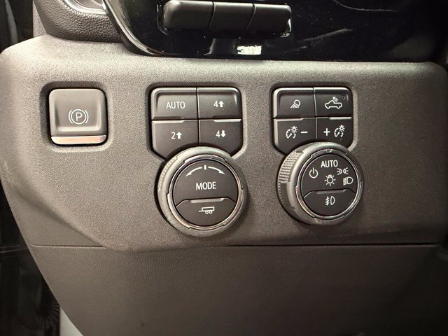 Certified 2023 Chevrolet Silverado 1500 High Country w/ High Country Premium Package AWD/4WD image 15