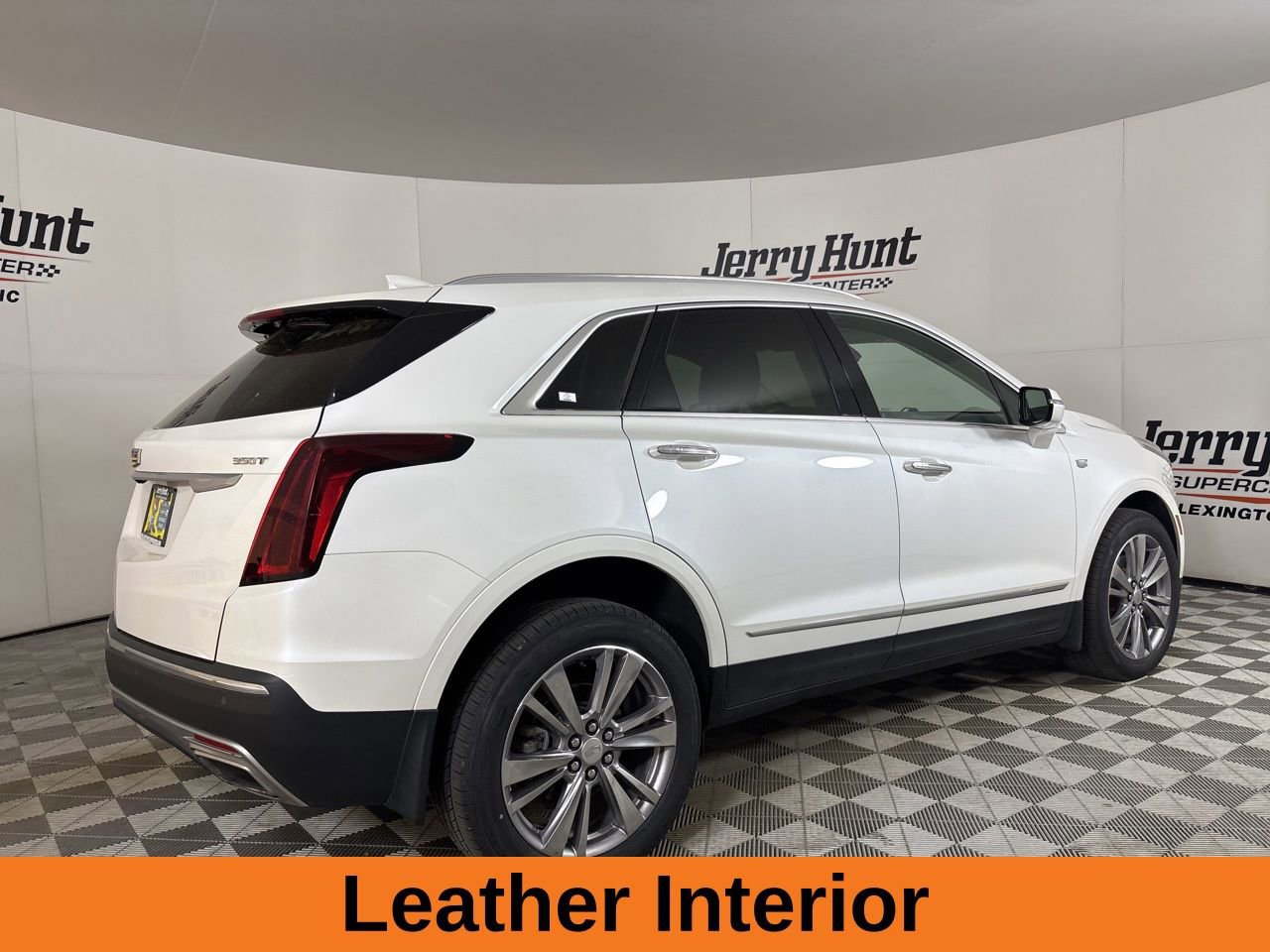 Used 2023 Cadillac XT5 Premium Luxury w/ LPO, Floor Liner Package AWD/4WD image 5