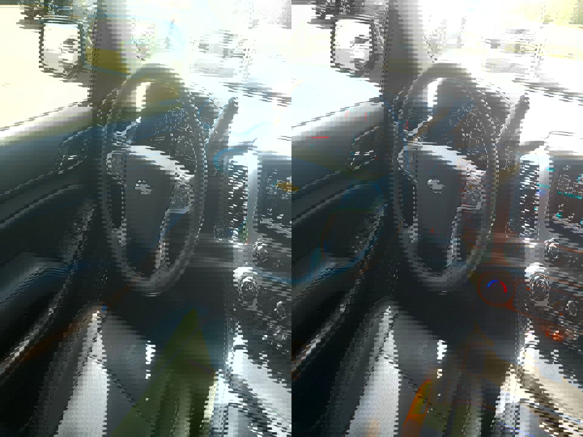 Used 2015 Chevrolet Suburban LTZ AWD/4WD image 17