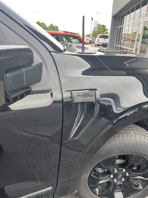 Used 2022 Ford F150 Lariat w/ Equipment Group 502A High AWD/4WD image 27