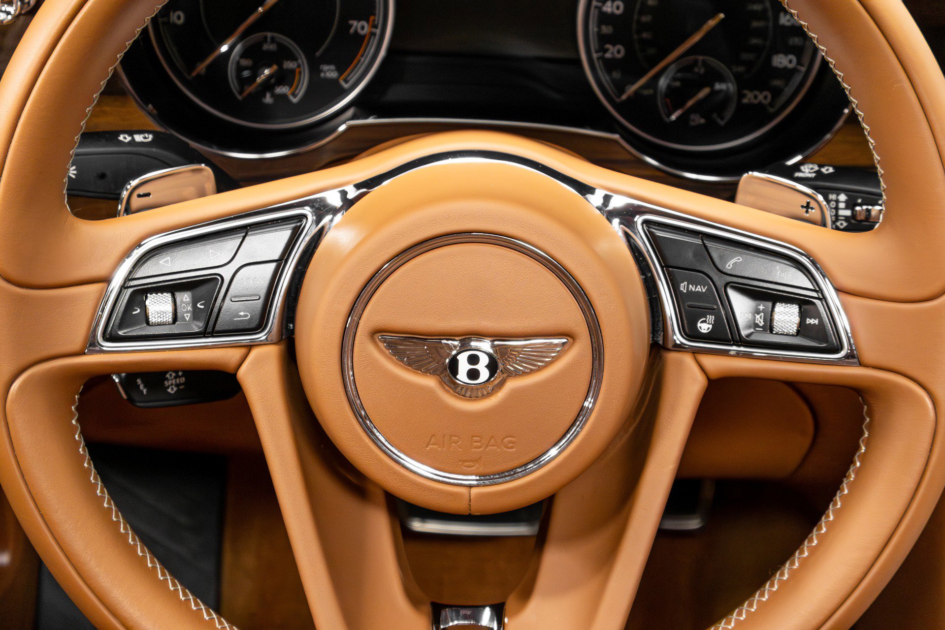 Used 2019 Bentley Bentayga image 56