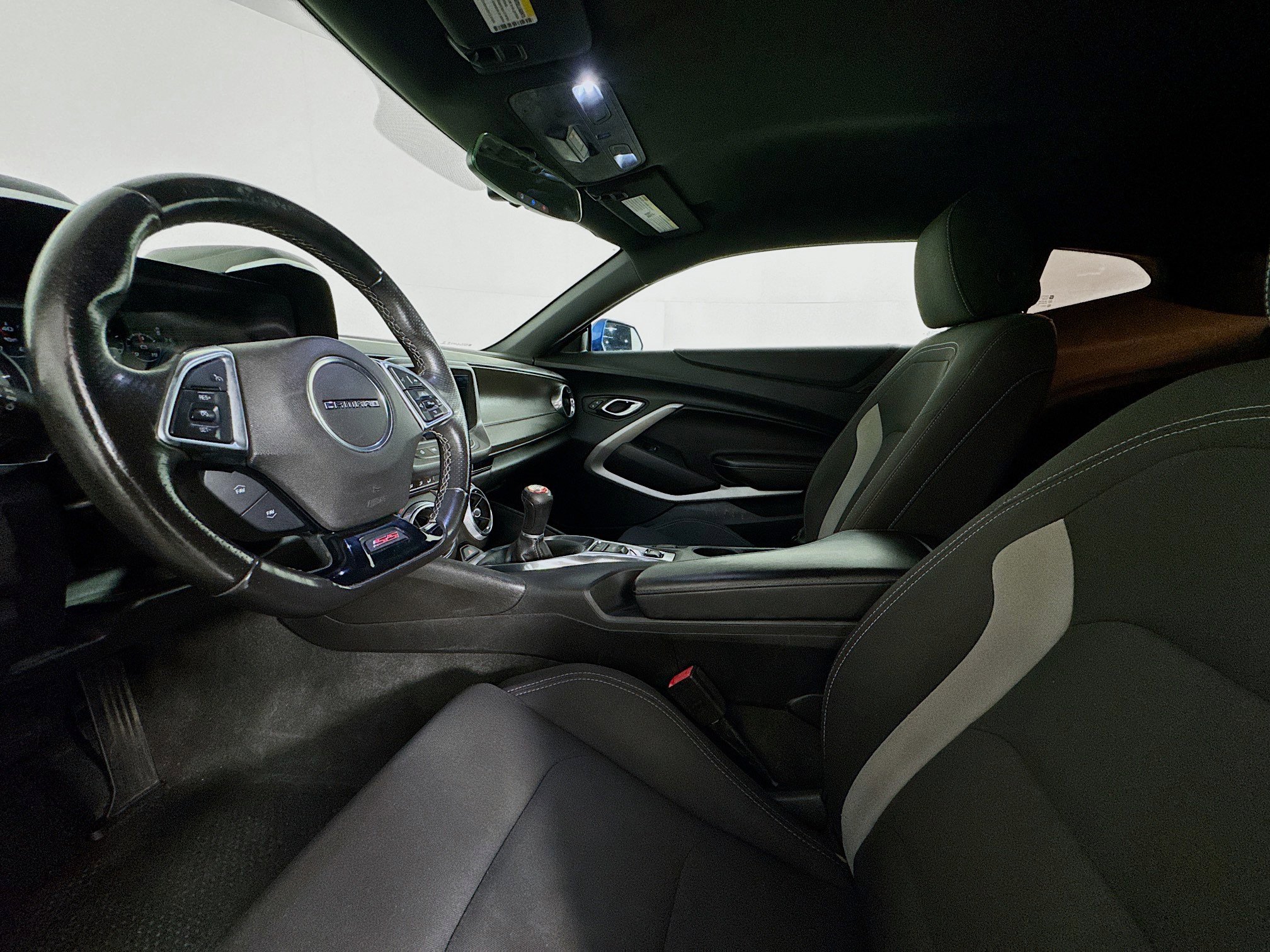 Used 2018 Chevrolet Camaro SS RWD image 21