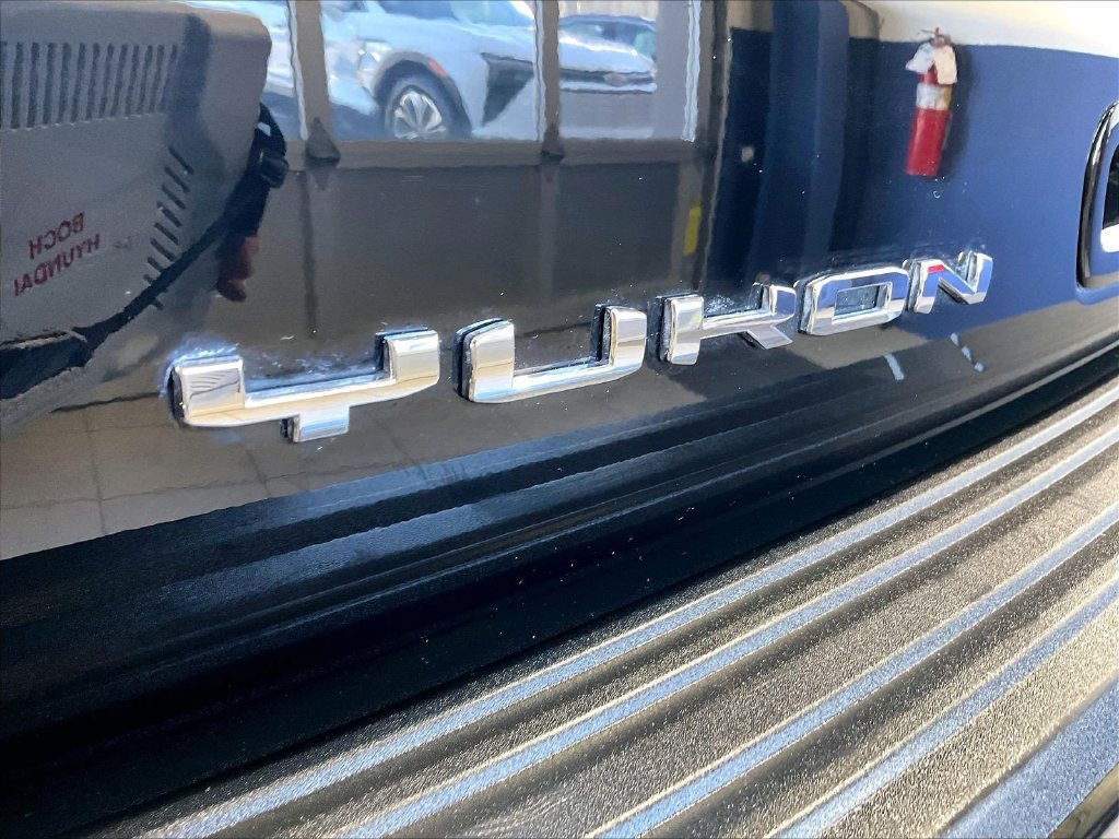 Used 2025 GMC Yukon Denali AWD/4WD image 29