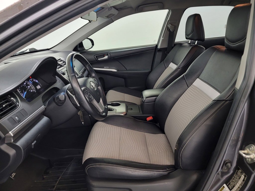 Used 2014 Toyota Camry SE FWD image 14