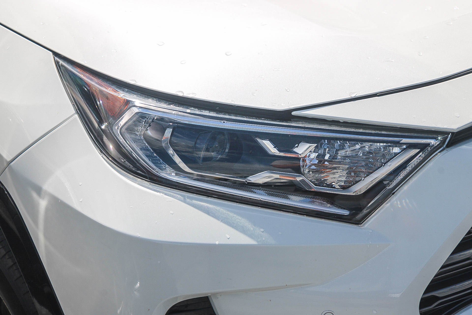 Used 2021 Toyota RAV4 XSE AWD/4WD image 2