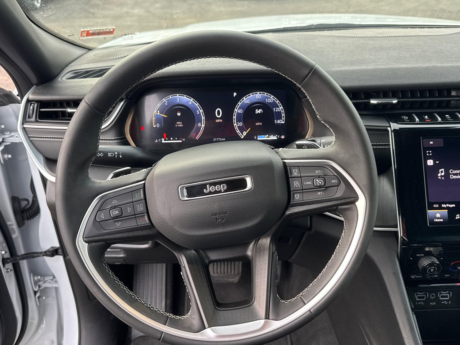 Used 2024 Jeep Grand Cherokee L Laredo AWD/4WD image 15