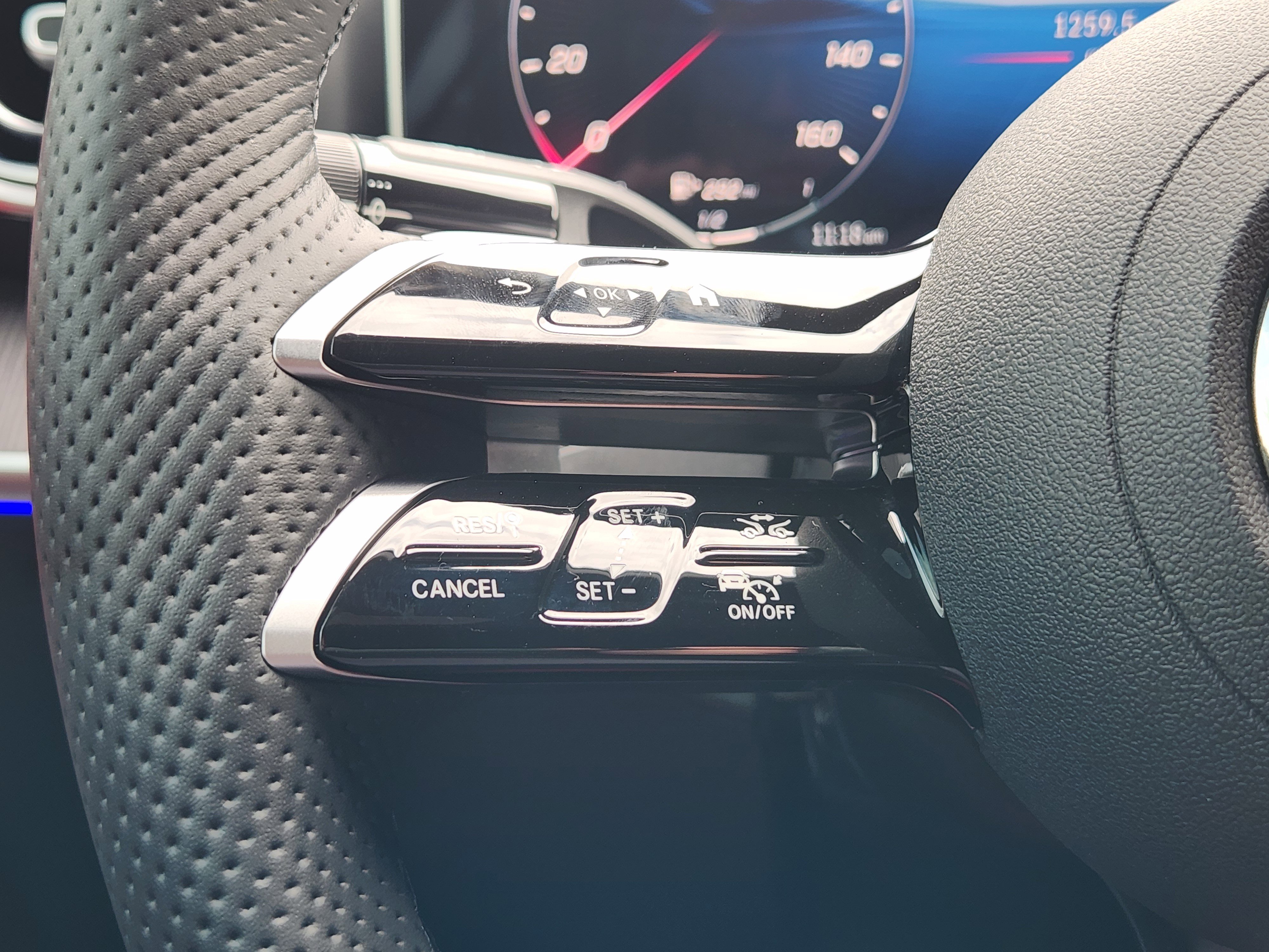 Used 2024 Mercedes-Benz CLE 450 4MATIC Cabriolet image 28