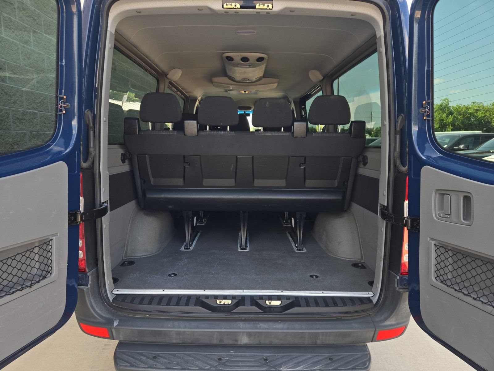 Used 2016 Mercedes-Benz Sprinter 2500 image 24
