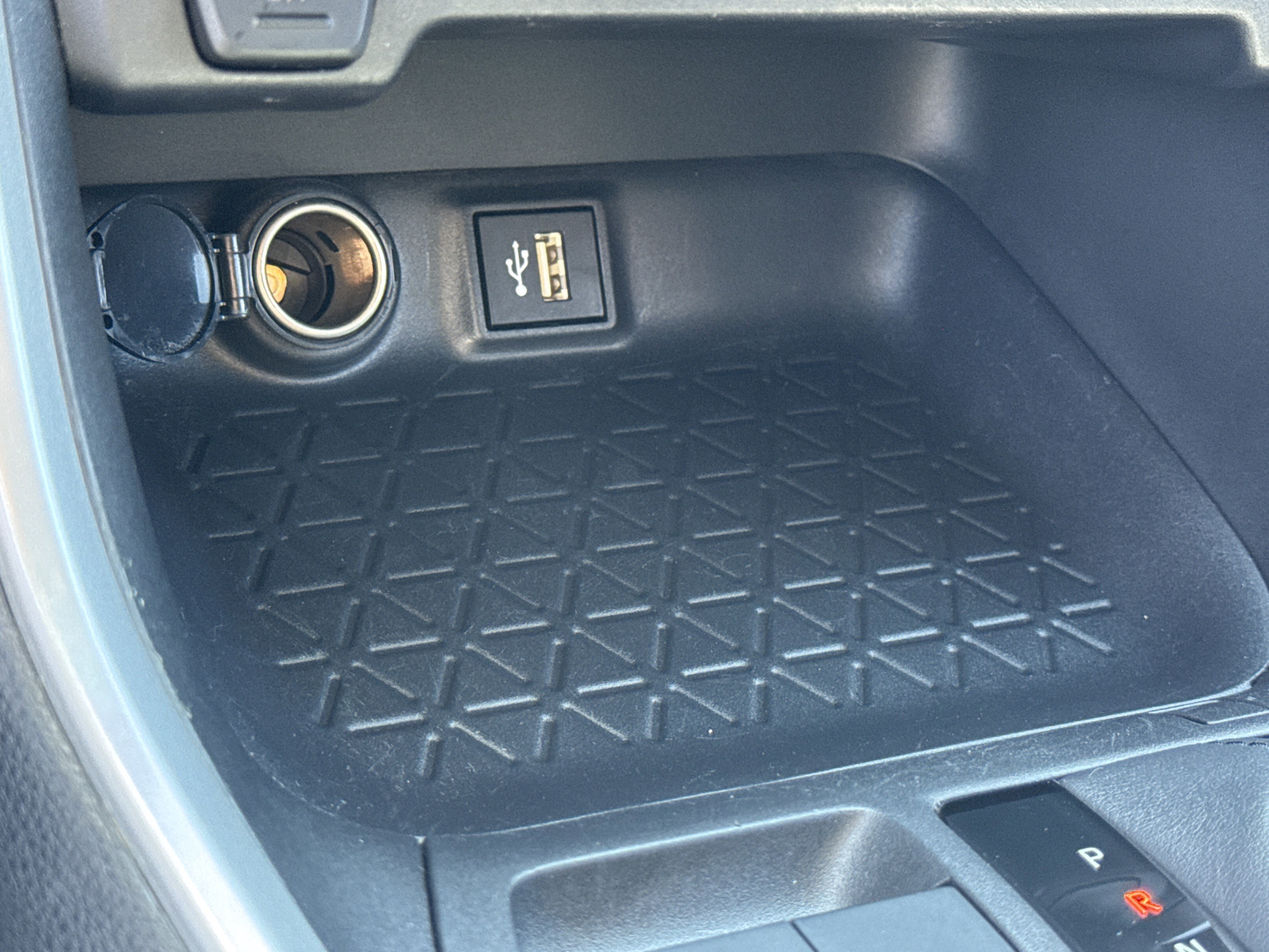 Used 2025 Toyota RAV4 XLE w/ Convenience Package image 34