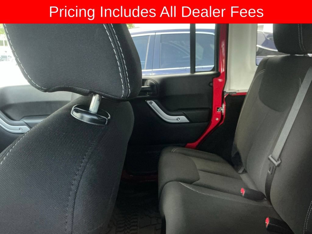 Used 2016 Jeep Wrangler Unlimited Sahara AWD/4WD image 8