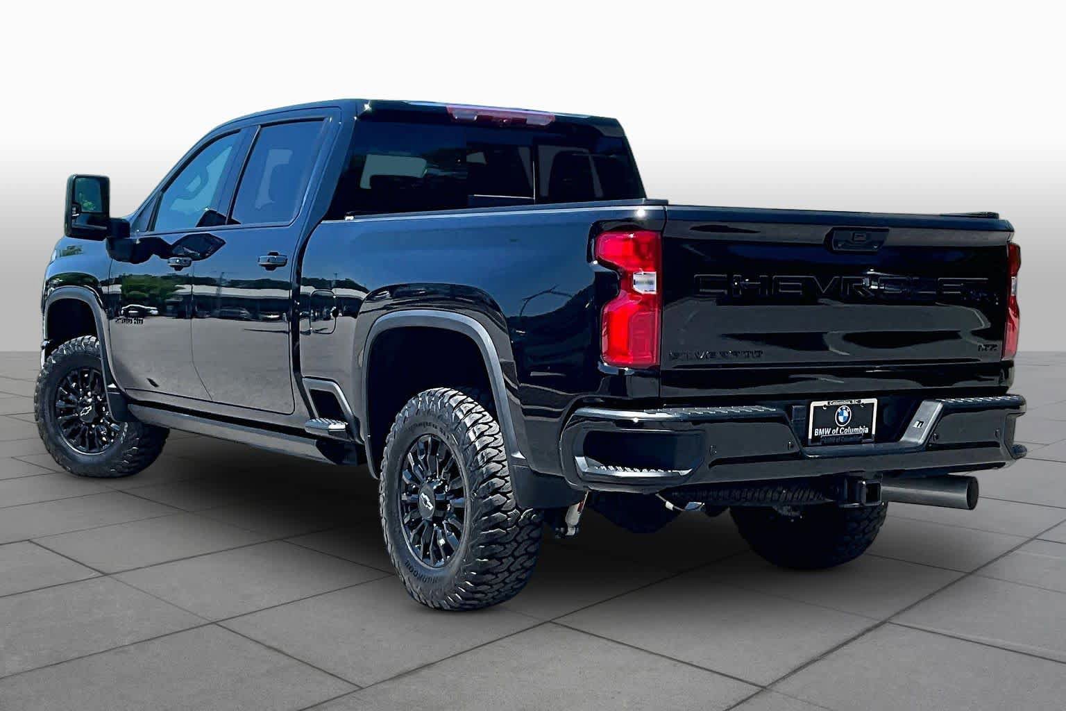 Used 2024 Chevrolet Silverado 2500 LTZ w/ LTZ Plus Package AWD/4WD image 11