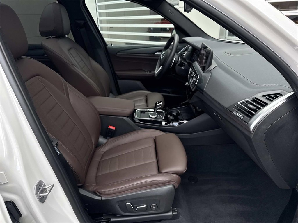 Used 2024 BMW X3 M40i image 9