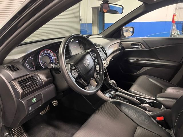 Used 2017 Honda Accord Sport image 22