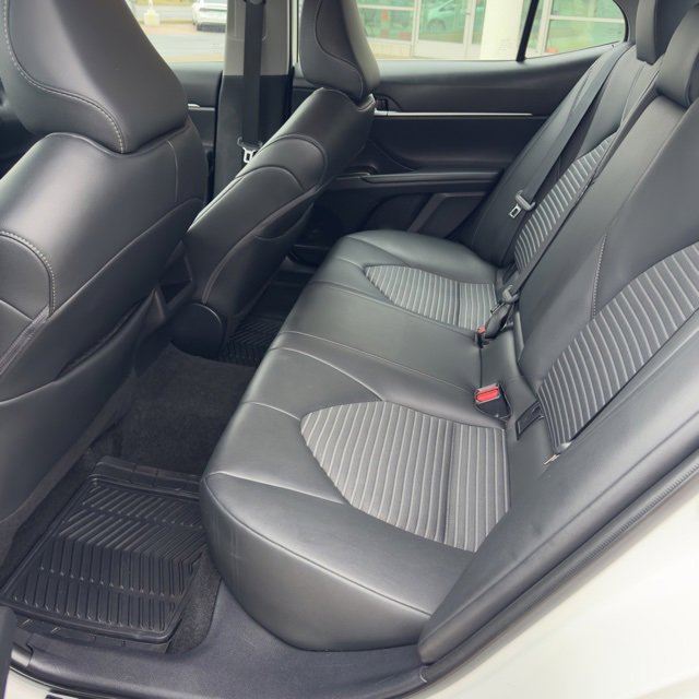 Used 2024 Toyota Camry SE image 11