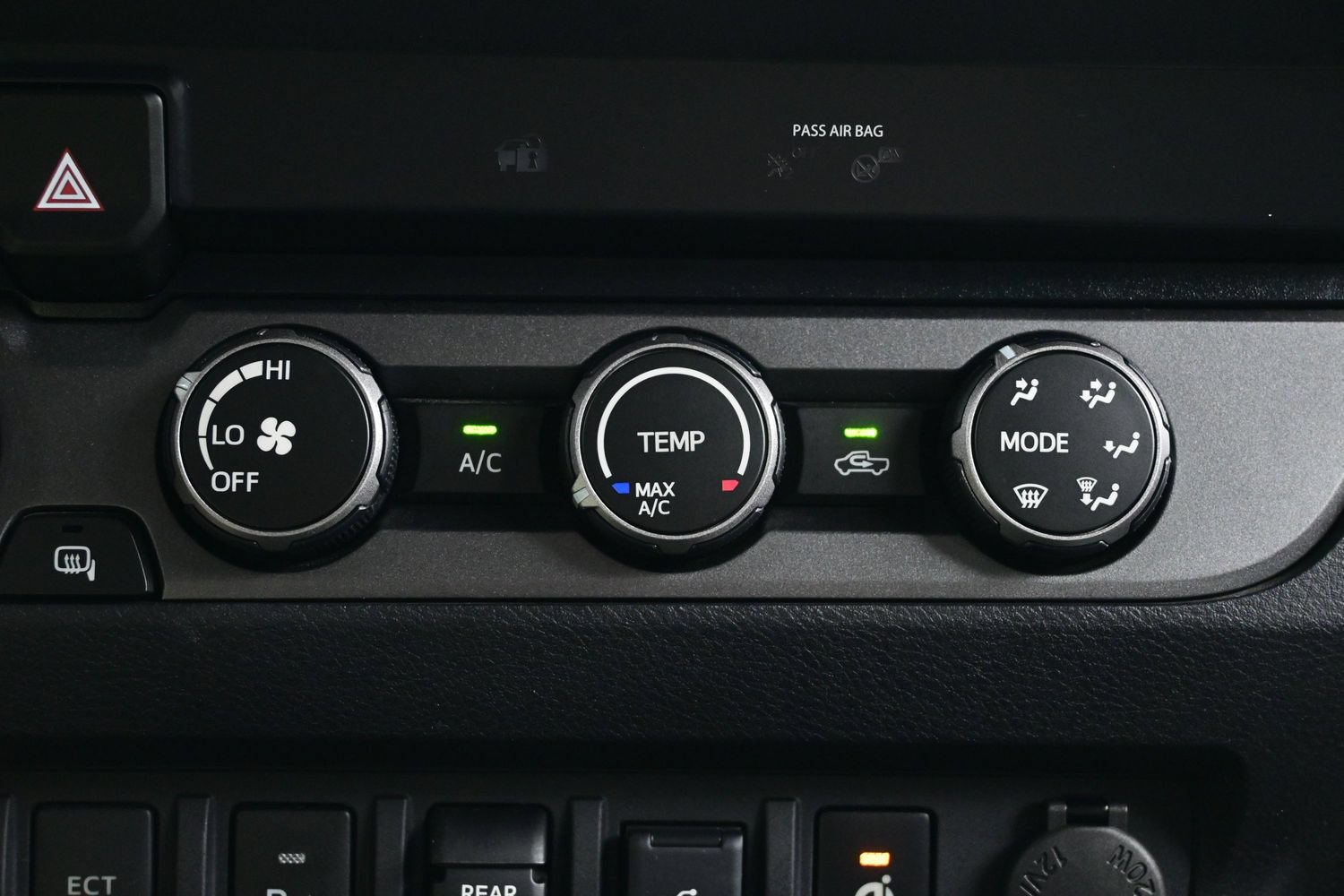 Used 2020 Toyota Tacoma TRD Off-Road w/ Technology Package AWD/4WD image 20