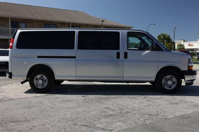 Used 2017 Chevrolet Express 3500 LT w/ LT Preferred Equipment Group RWD image 16