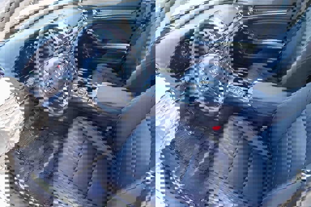 Used 2022 Honda Accord Touring image 16