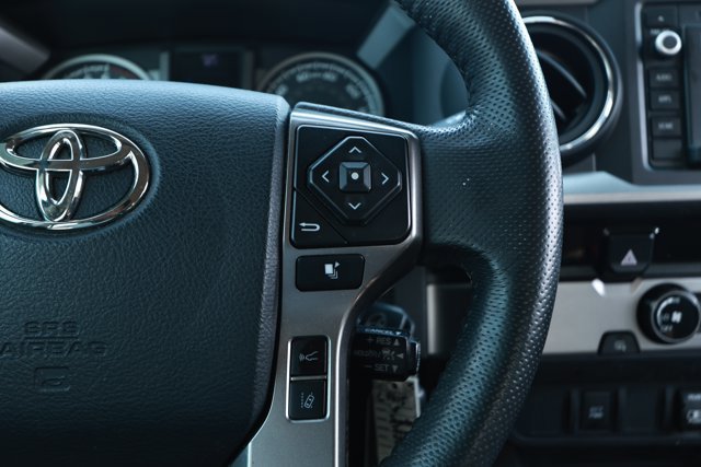 Used 2018 Toyota Tacoma SR5 RWD image 14