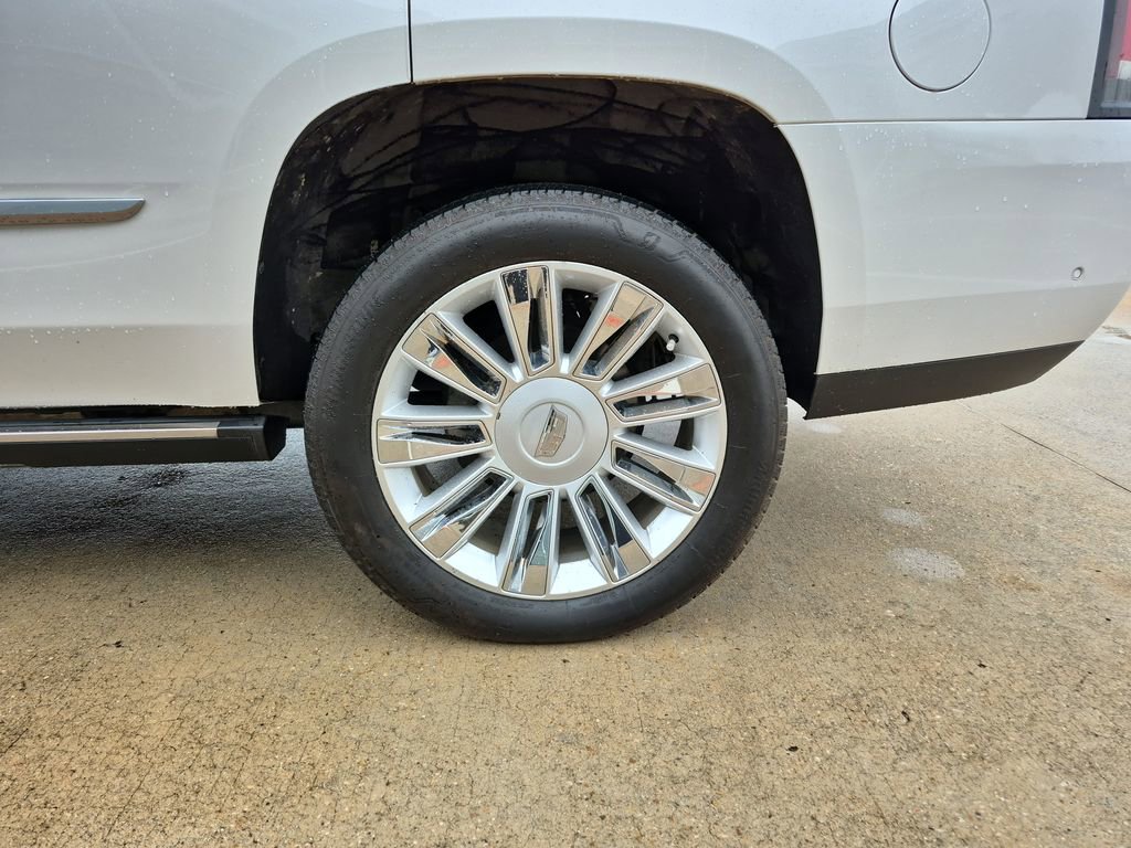 Used 2018 Cadillac Escalade Platinum image 31