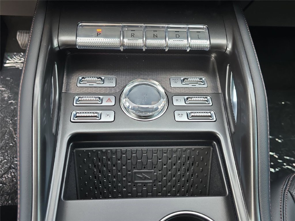 New 2026 Lincoln Nautilus Premier AWD/4WD image 16