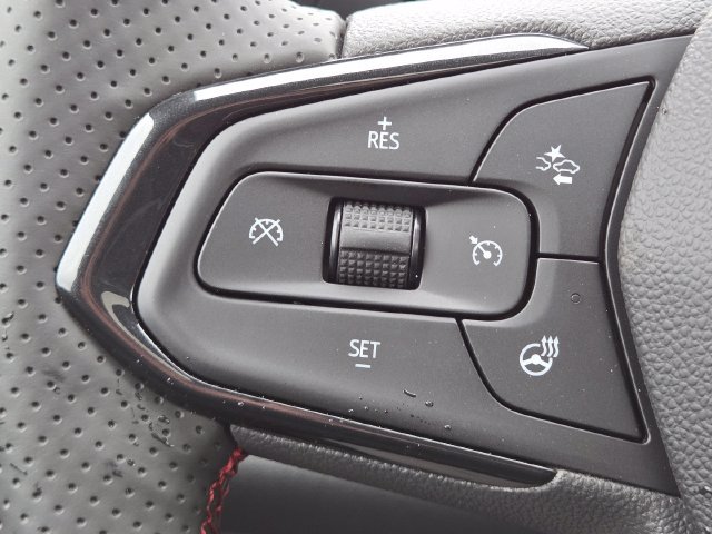 New 2026 Chevrolet Trax RS w/ Sunroof Package FWD image 31