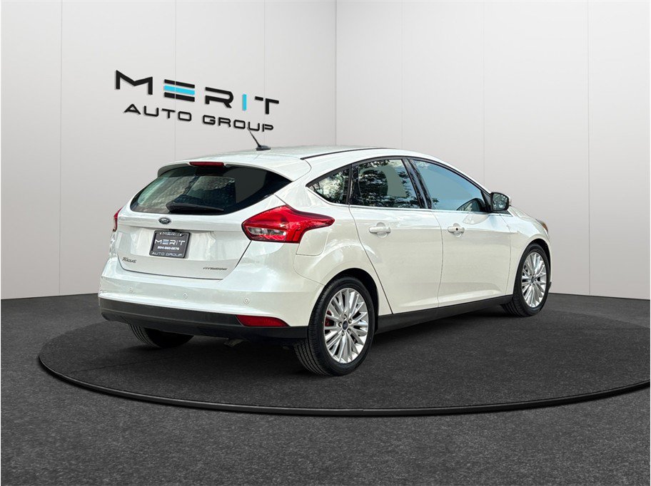 Used 2016 Ford Focus Titanium FWD image 9