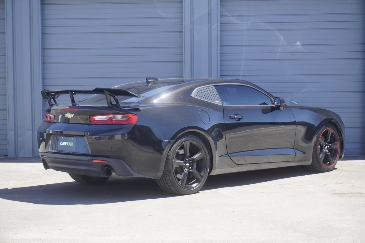 Used 2016 Chevrolet Camaro SS RWD image 6