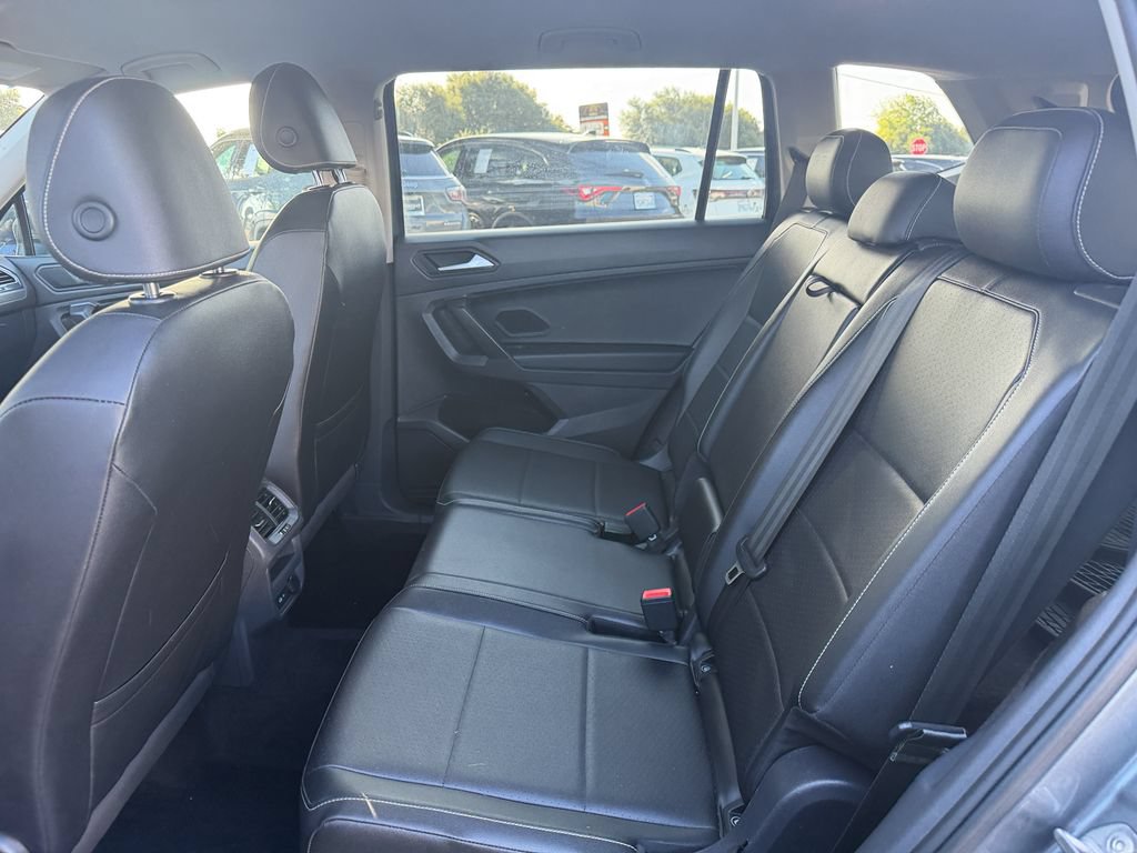 Used 2021 Volkswagen Tiguan SE FWD image 23