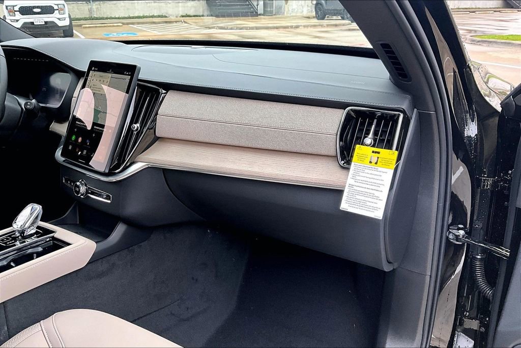 New 2026 Volvo XC90 T8 Core w/ Protection Package Premier image 18