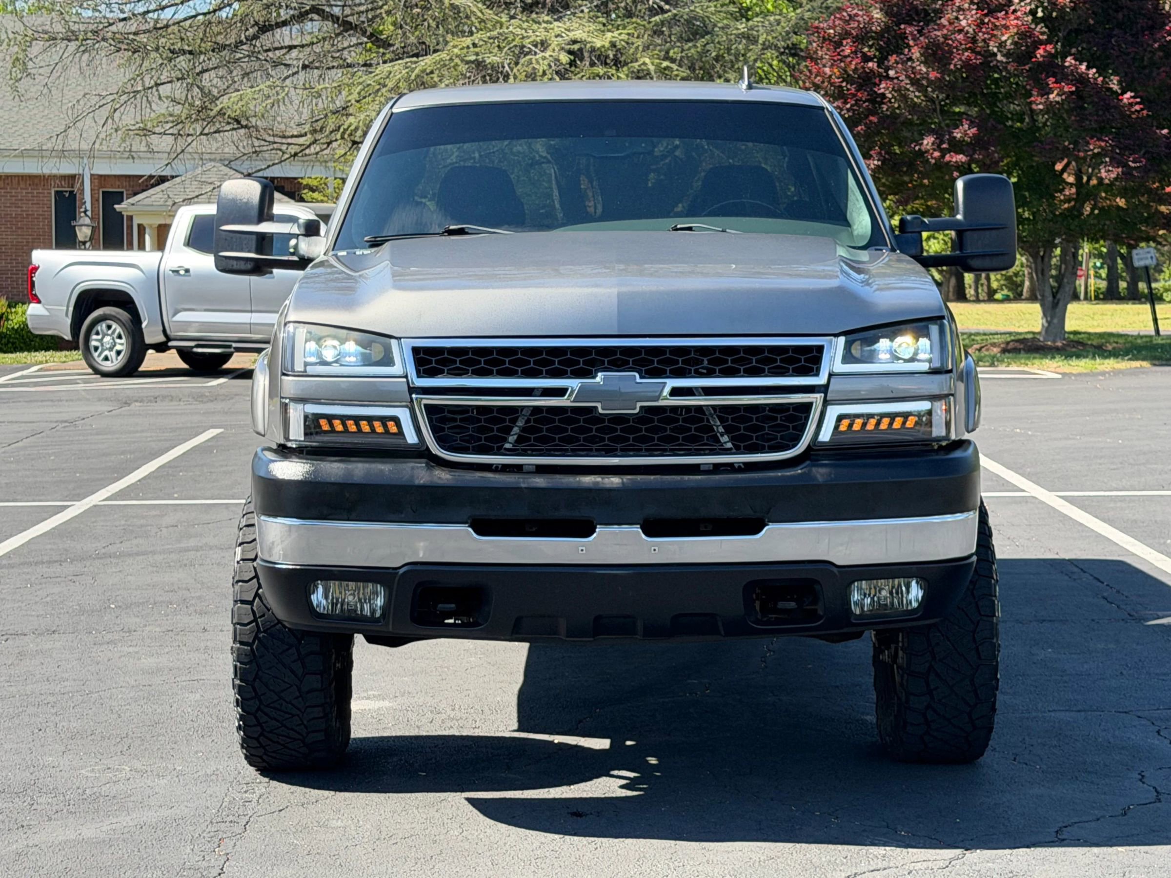 Used 2006 Chevrolet Silverado 2500 LT w/ Heavy-Duty Power Package image 3