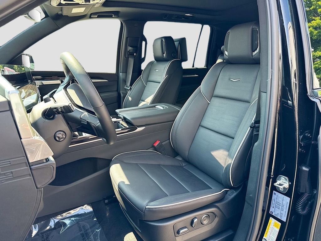 New 2026 Cadillac Escalade ESV Luxury w/ Touring Package AWD/4WD image 15