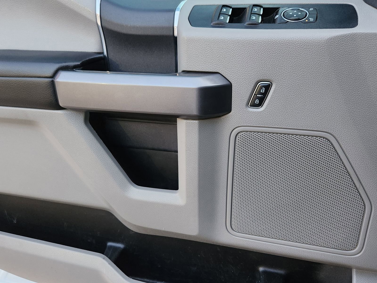 Used 2022 Ford F250 XLT w/ FX4 Off-Road Package image 28