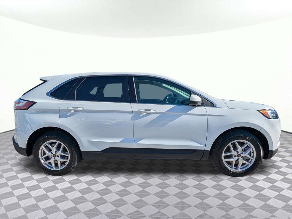 Used 2024 Ford Edge SEL AWD/4WD image 2