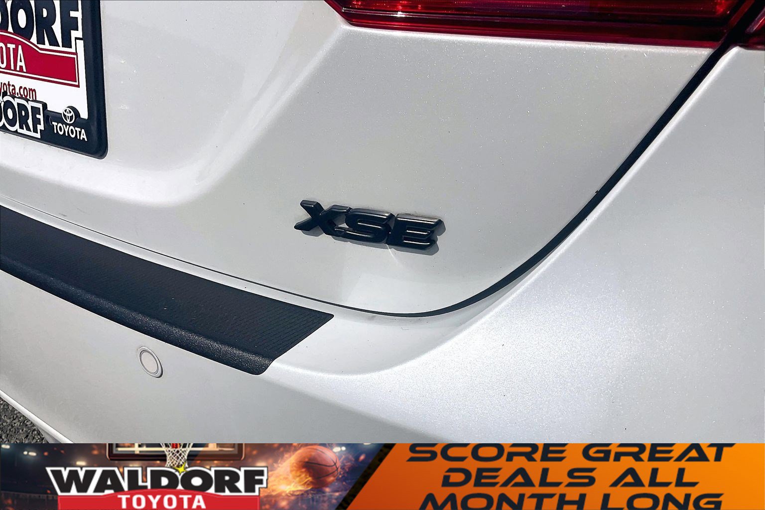 Used 2022 Toyota Camry XSE w/ Navigation Package image 10