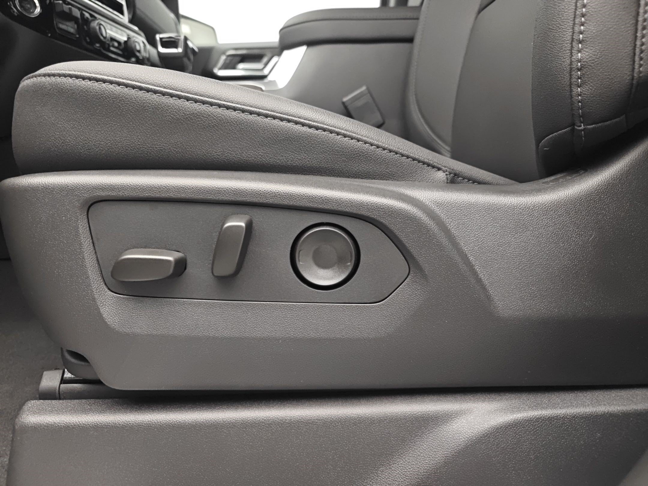 New 2026 Chevrolet Silverado 1500 LTZ AWD/4WD image 14