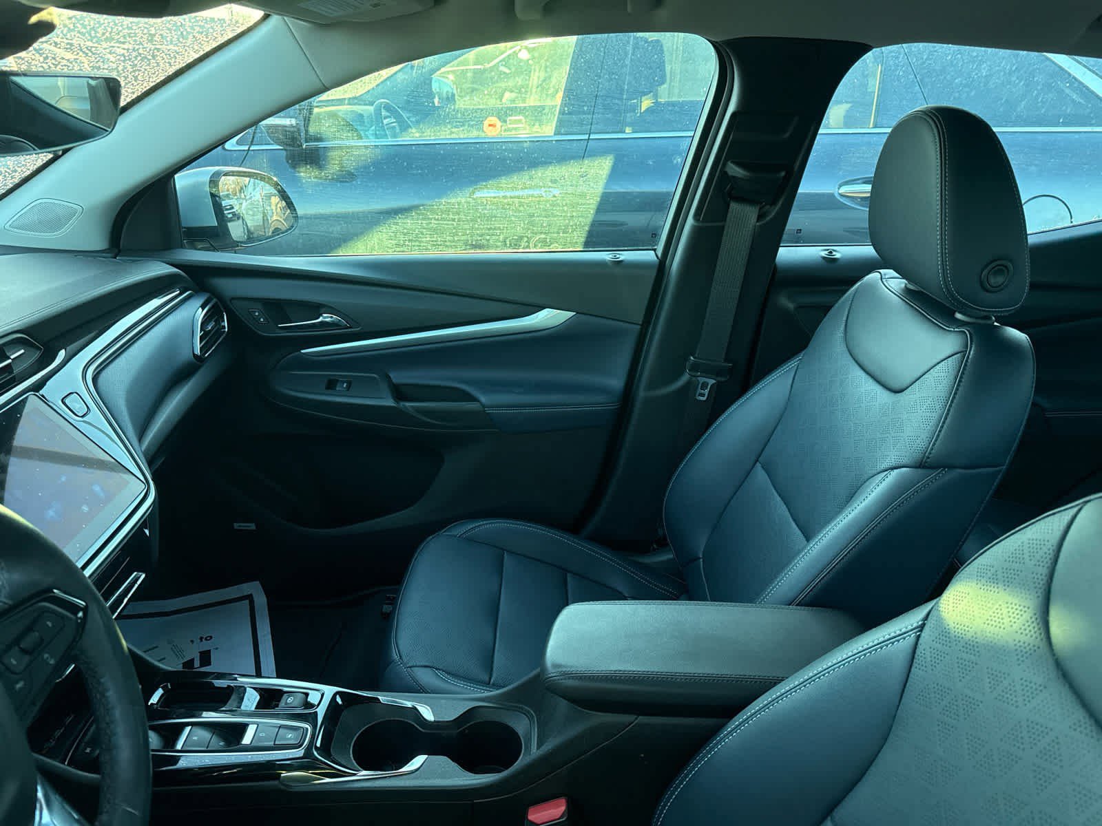 Used 2023 Chevrolet Bolt EUV Premier w/ Sun & Sound Package image 4