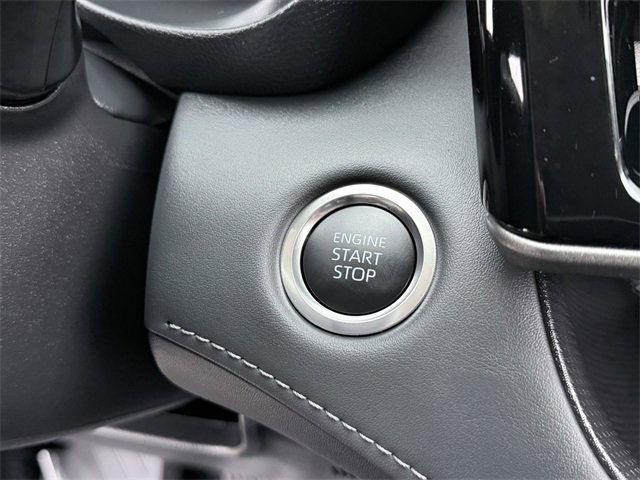 Certified 2025 Toyota Highlander Limited image 38