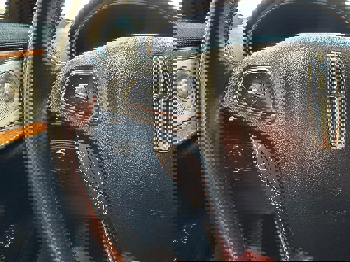 Used 2017 Lincoln MKX Reserve w/ Luxury Package image 33