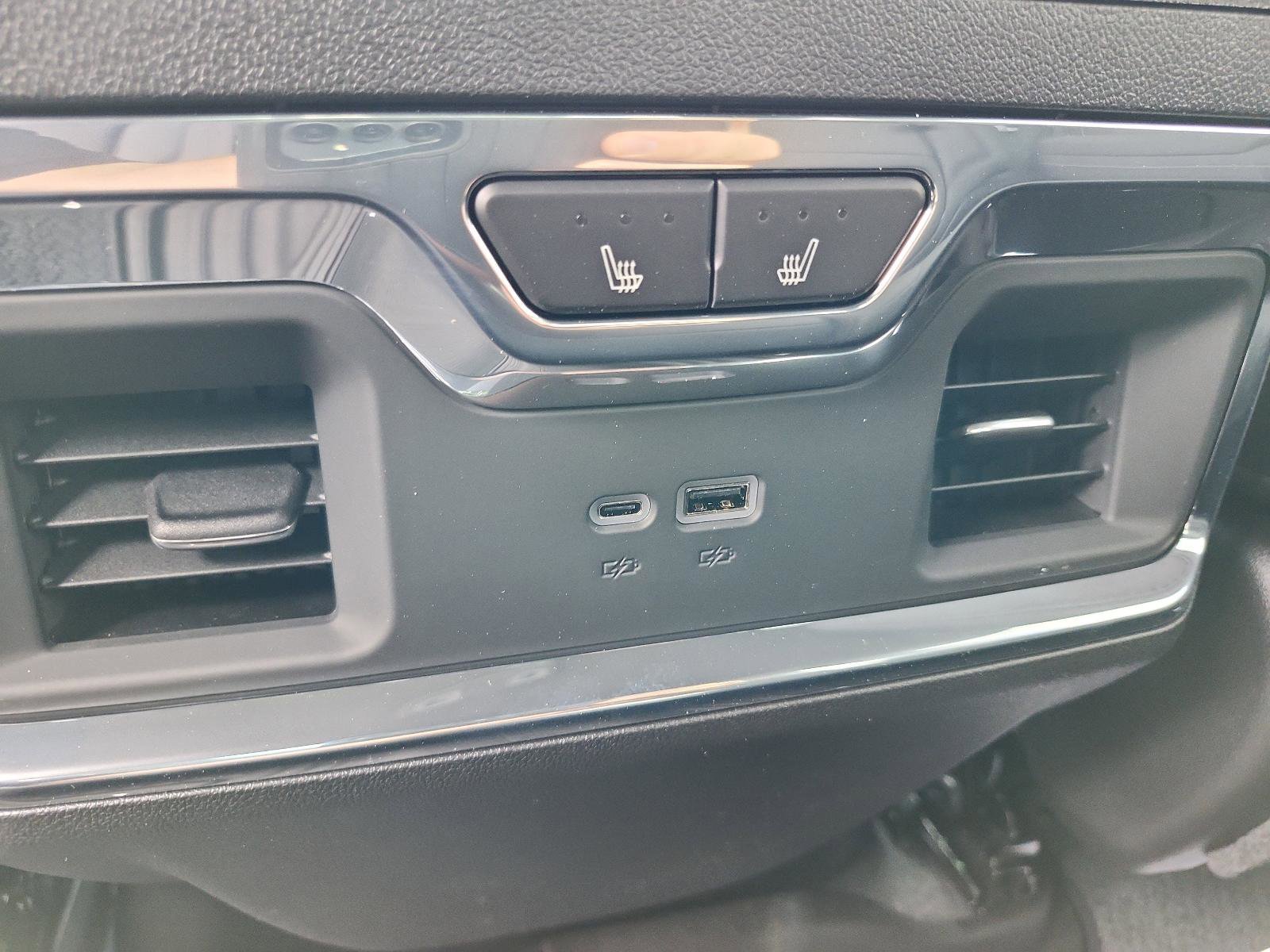 New 2025 GMC Sierra 2500 Denali w/ Denali Reserve Package image 13