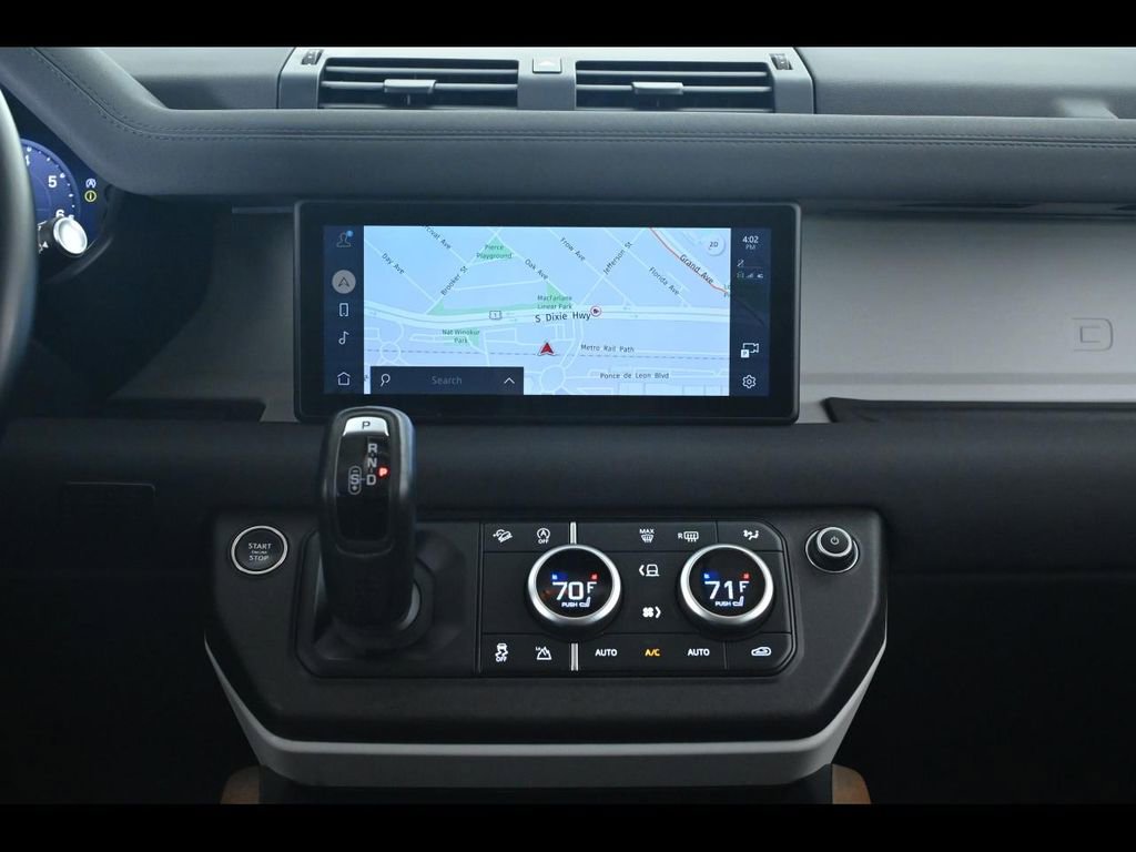 Used 2023 Land Rover Defender 110 S image 23